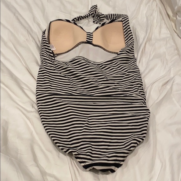 Stripped one piece - Picture 2 of 3